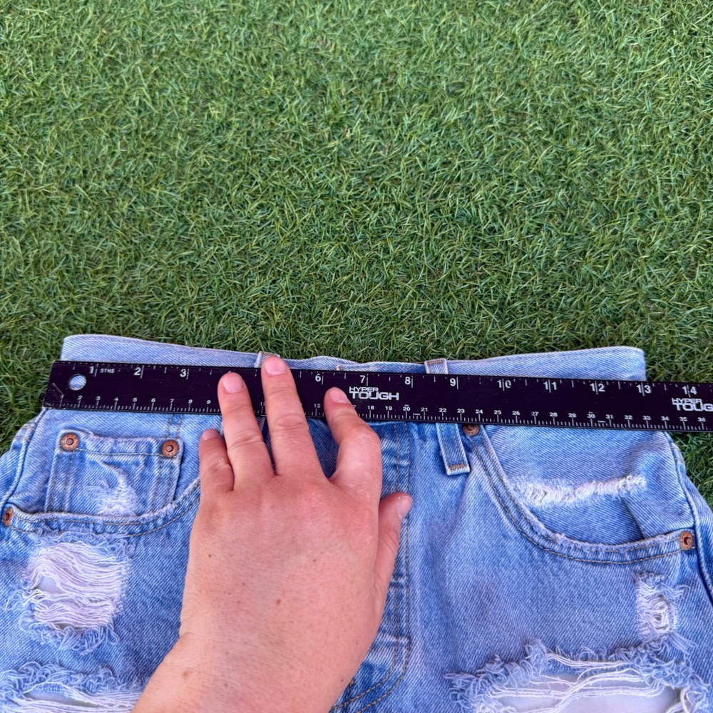 Levis Premium 501 Original Shorts Womens 25 Light Wash Distressed Denim Western - Picture 8 of 10